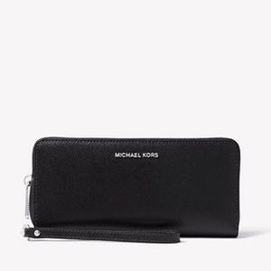Michael Kors Bags - Michael Kors wrist wallet Michael Kors Bags - Michael Kors wrist wallet